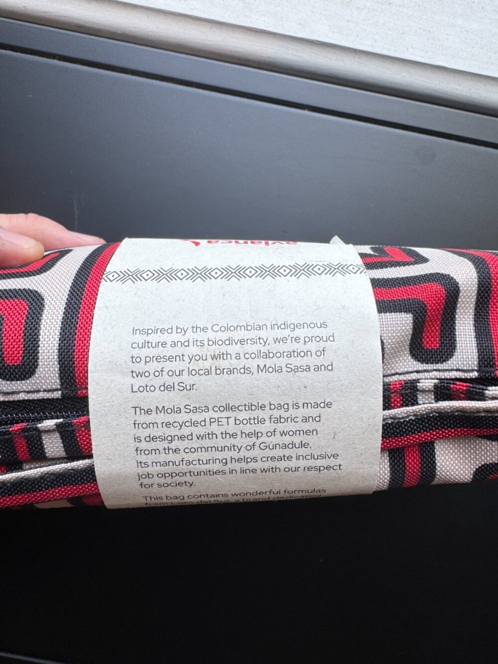 Avianca - Coveted First-Class Amenity Kit -  brand new never opened - Picture 4 of 4